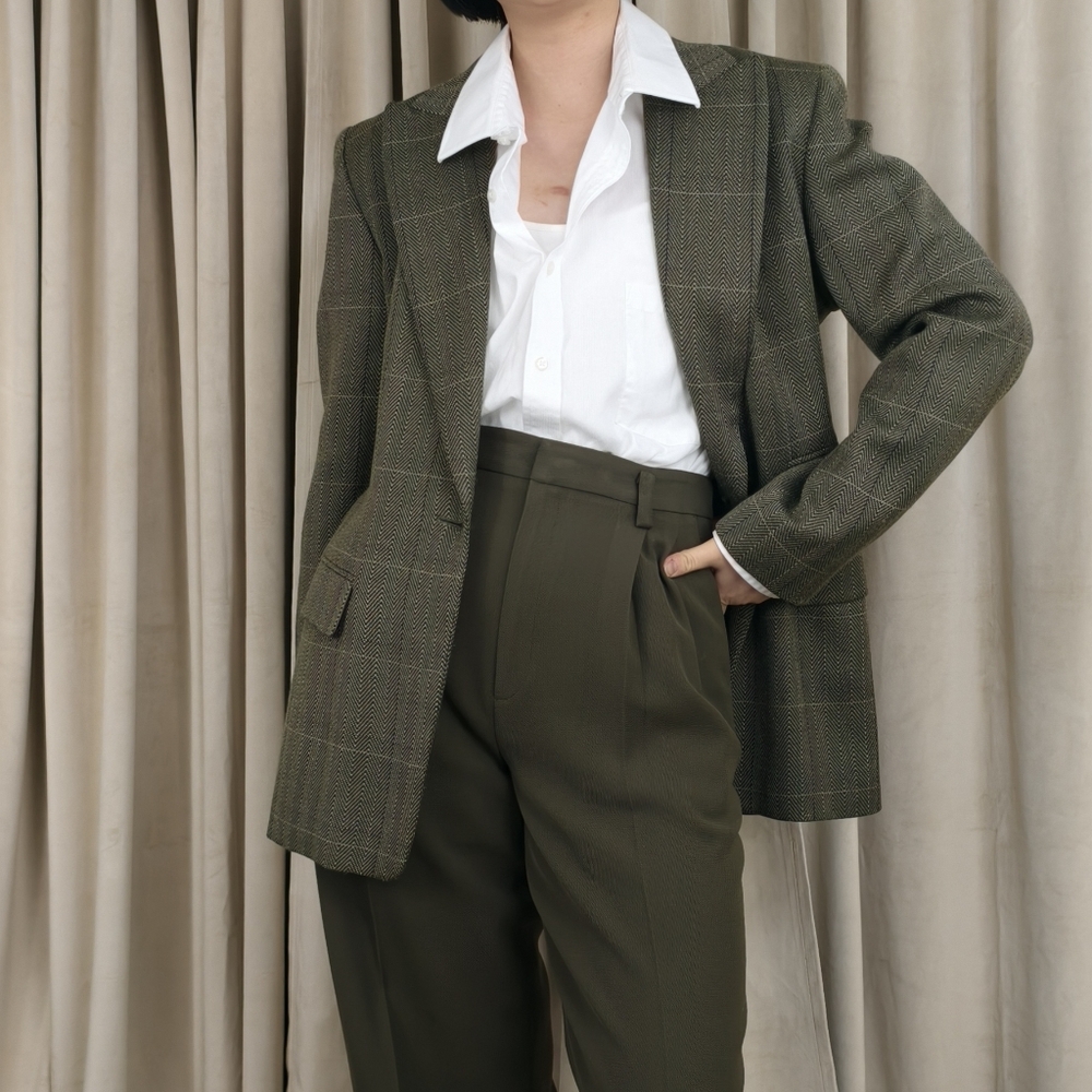 Vintage Wool Ellen Tracy Green Herringbone and Plaid Wool Blazer - Picture 2 of 8